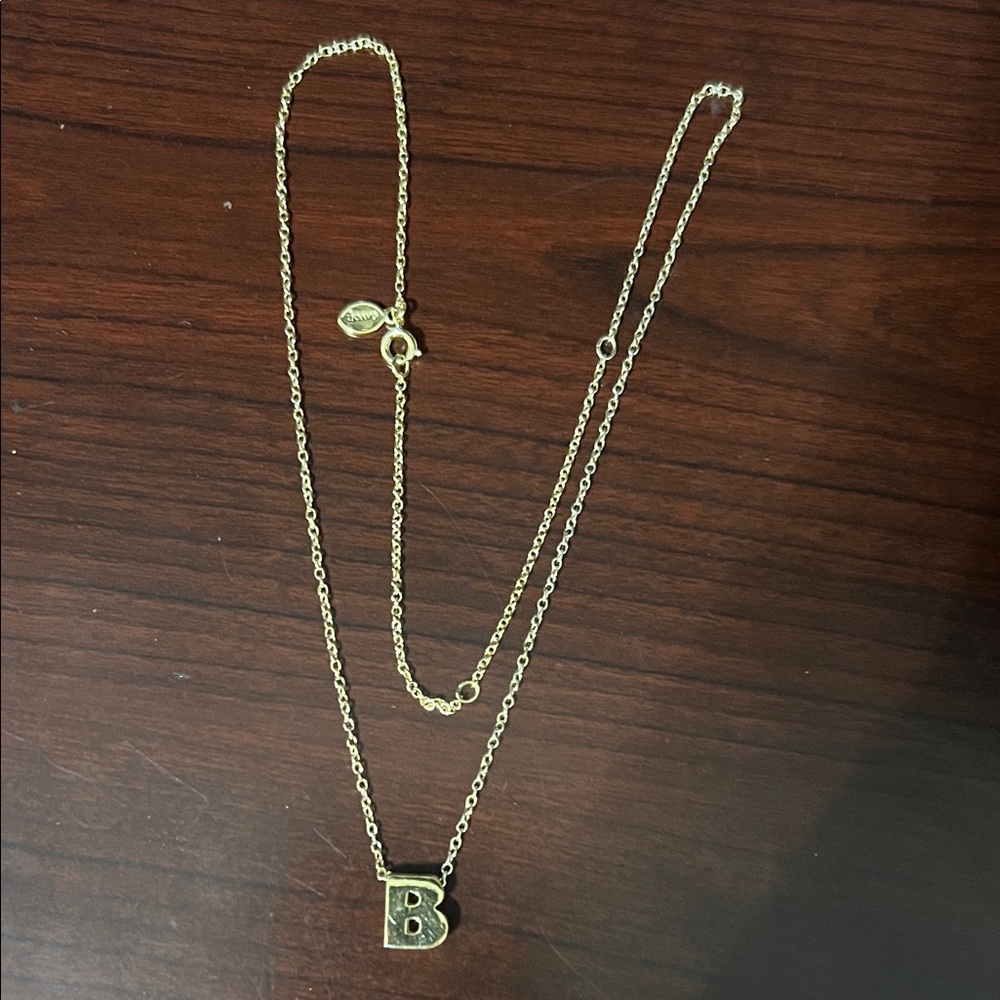 Avon vintage initial necklace in Gold